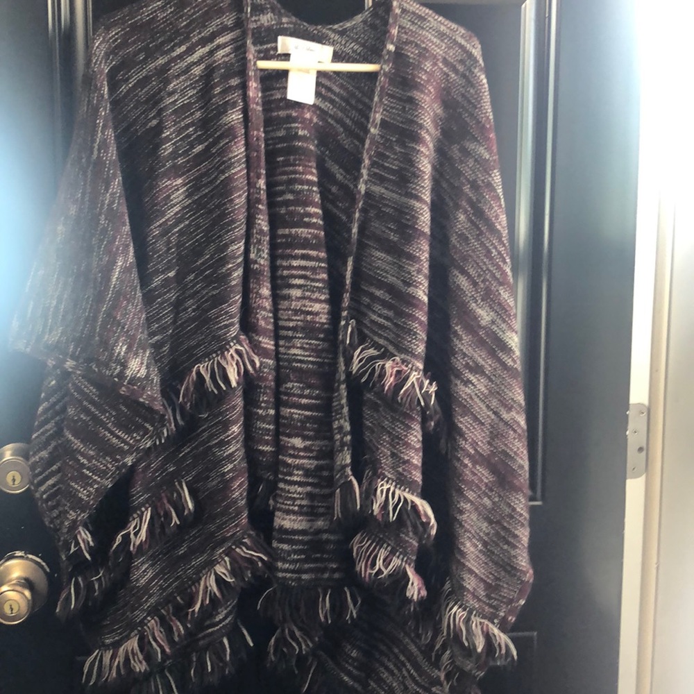 Women’s poncho.